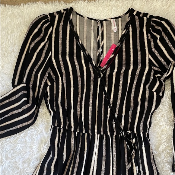 Xhilaration Black and Cream Striped Jumpsuit Size Medium - Picture 6 of 11